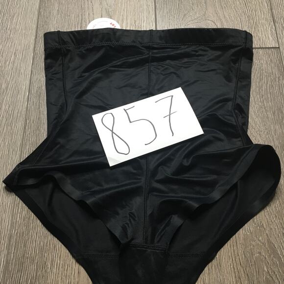 NWT ASSETS by SPANX Women's Flawless Finish High-Waist Shaping Thong Black M - Picture 9 of 9